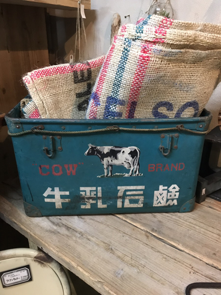 昭和レトロ 牛乳石鹸 ボテ箱を買取りました【モノマニア朝日店】 – 中古品の買取・販売なら『モノマニア』『リサイクルマート』グループへ